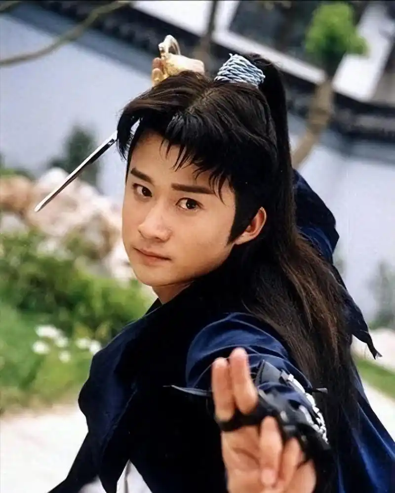 年轻时媲美校草,如今变油腻大叔 吴京,焦恩俊,古天乐,金城武等男神