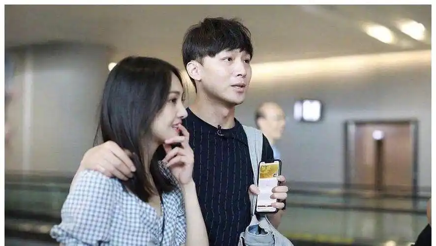 郑爽多大和张翰在一起(张翰郑爽有没有同居过)