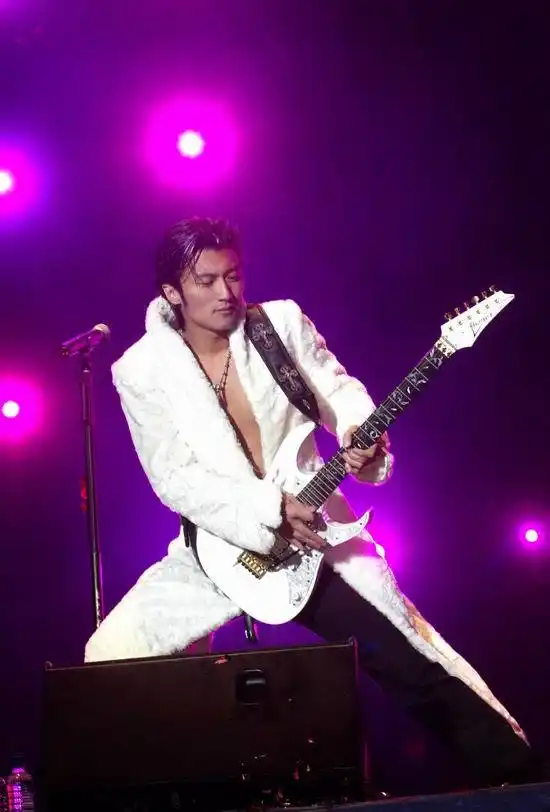 p>谢霆锋,1980年8月29日出生于中国 a target="_blank" href="/item