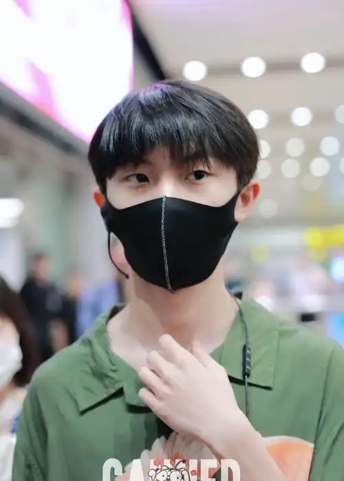 机场街拍:仙鹤少年马嘉祺_高清图集_新浪网