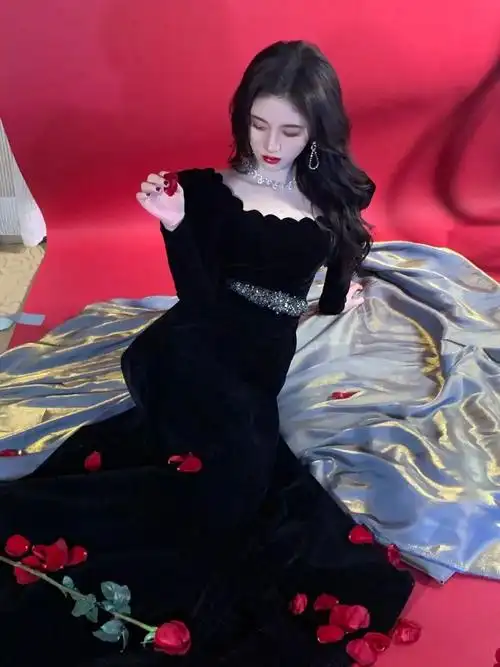 黑色look怎么能少得了小鞠呢!