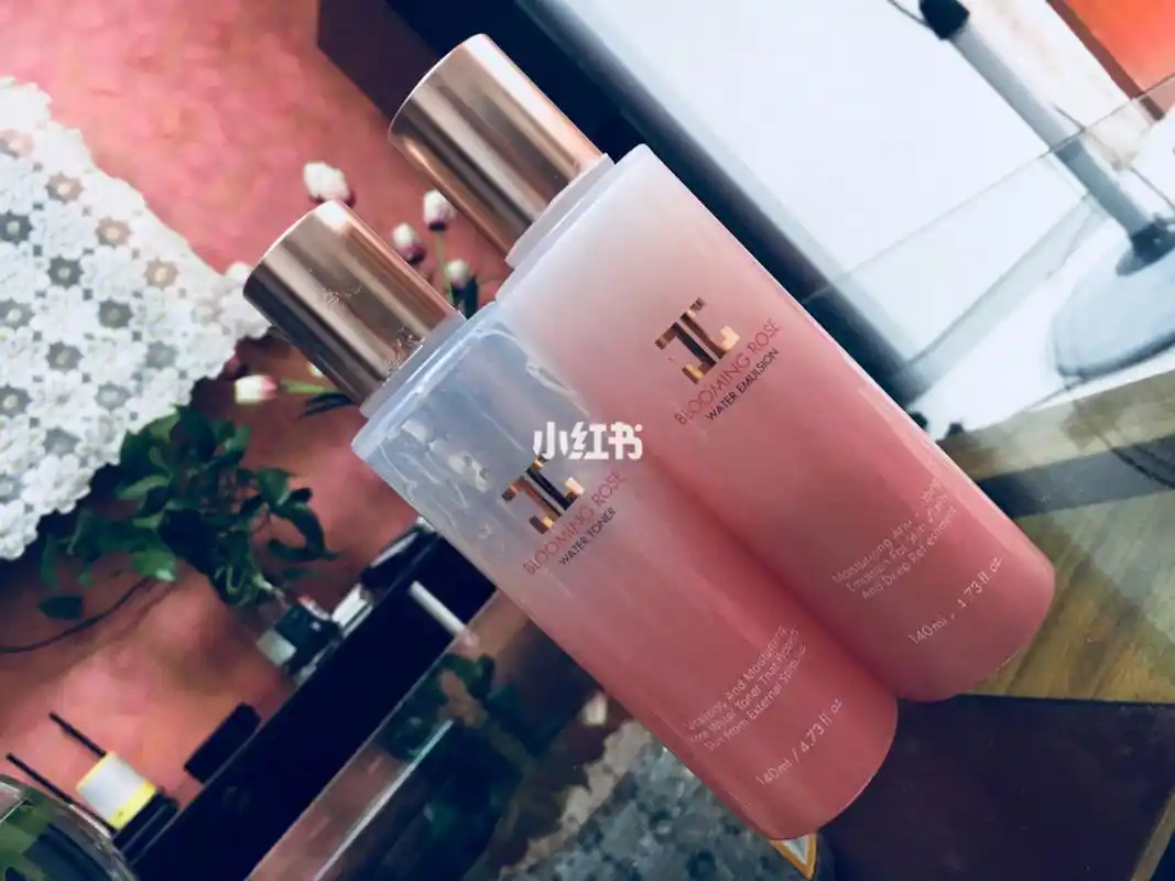 无印良品水乳 jayjun樱花水乳 暑假里实在太闲了,给大家说一下我用的