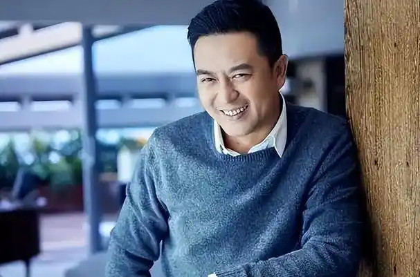 中国男明星大全名字(这8位男演员堪称"叔圈顶流")_科蓝科技