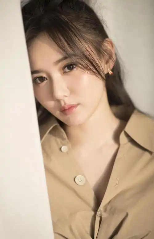 美女江铠同:第3705气质潮流美图欣赏