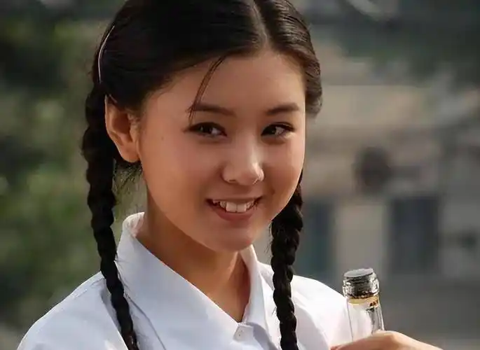 "旺夫女"李小萌,出道20年零绯闻,为爱隐退,丈夫为她拒拍吻戏_王雷