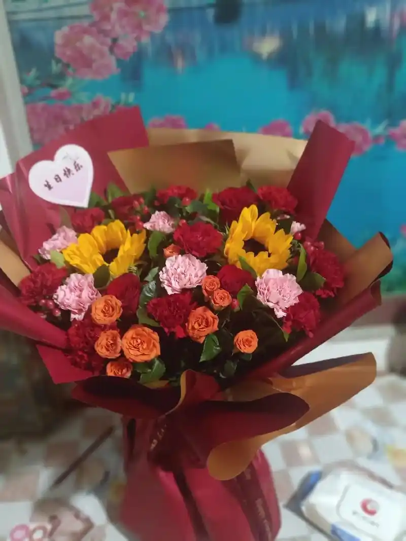 承蒙时光不弃,成长不期而遇,祝自己生日快乐98,愿家人一切安好,愿