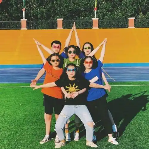 多人女生青春友谊头像很适合做群头像图片