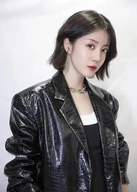 李溪芮拖鞋打伤代驾