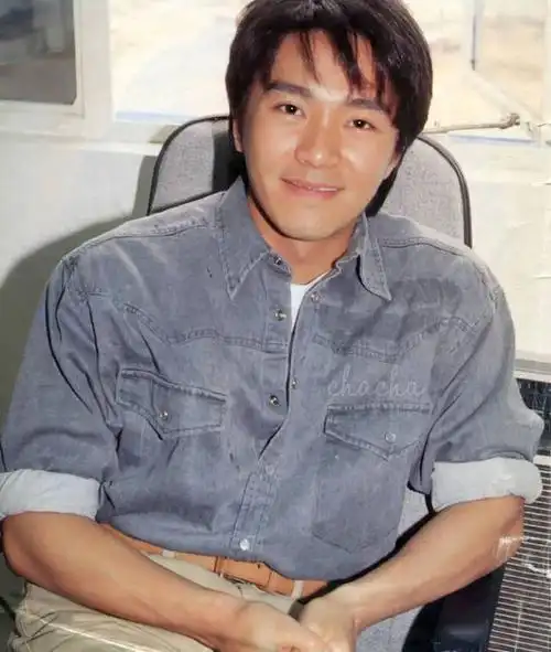 江湖上流传星爷的传说:美貌与智慧并重,英雄与侠义的化身_周星驰