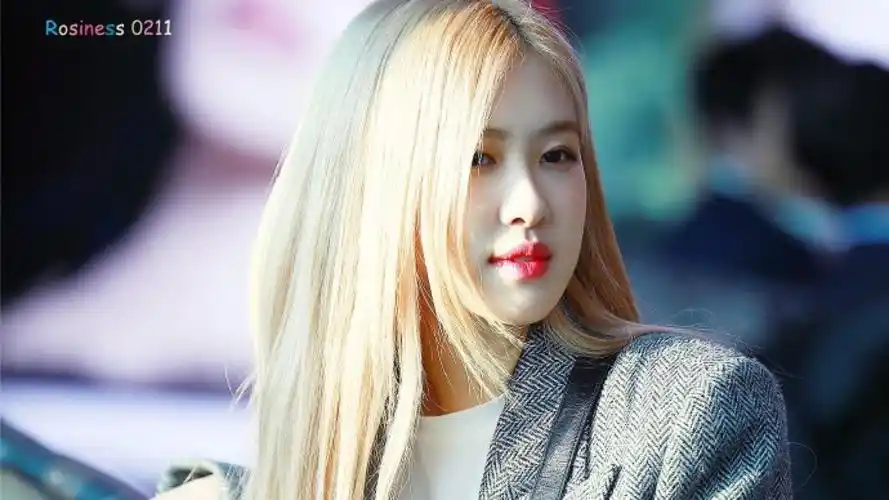 朴灿烈的前女友?blackpink的朴彩英(rose)无辜成小三,rose如何毒.