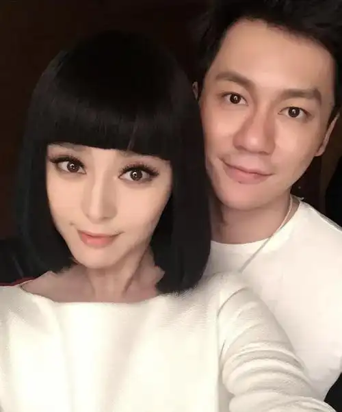 2017年9月16日,在范冰冰36岁生日当天,李晨求婚成功,眼看好事将近.