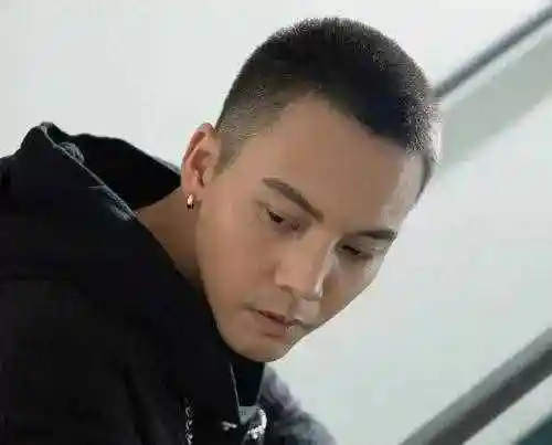 国字脸适合什么发型男国字脸剪什么发型好看