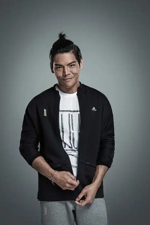 向佐阿迪达斯adidas武极系列