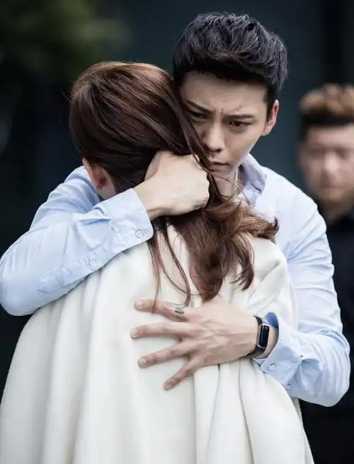 和小十岁的男演员组cp,观众却说还想看|秦海璐|林更新|陈伟霆_网易