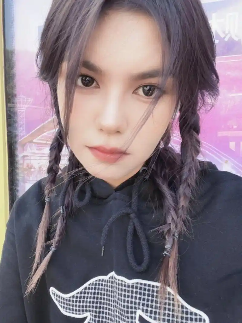 宋雨琦水母发型   我头发太少了呜呜呜