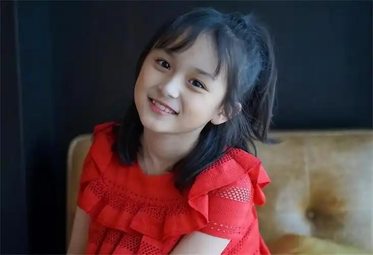 回顾刘楚恬2岁出道6岁爆红全国如今14岁的她怎么样了