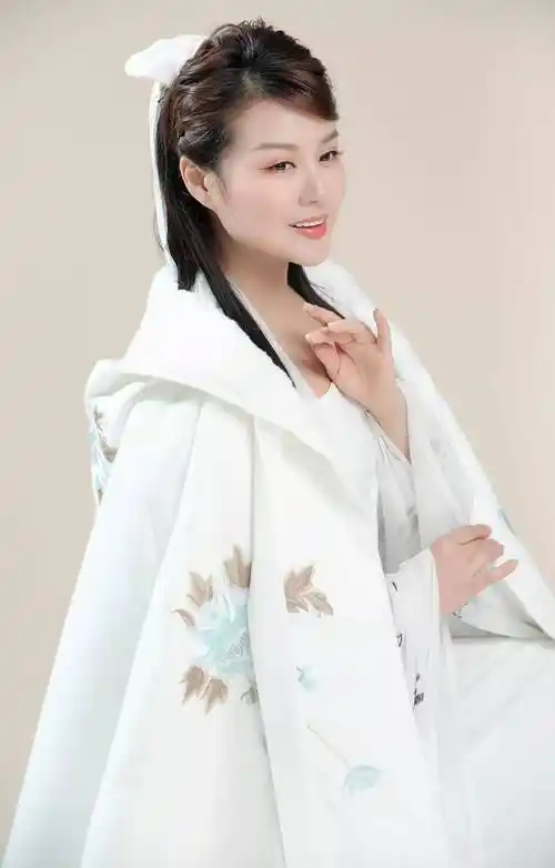 爱心天使 艺苑独秀 时代歌王《星光大道》冠军-著名歌手春天_中央电视