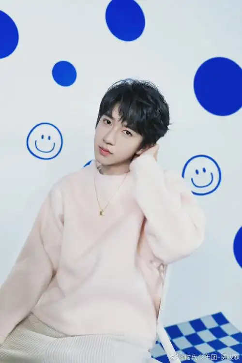 贺峻霖卡点202202222222发九宫格##贺峻霖卡点02222222发九宫格