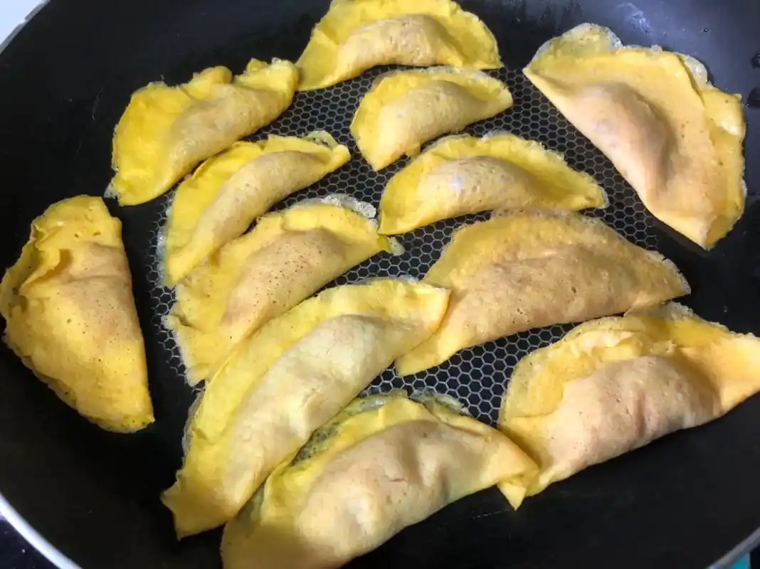 黄金蛋饺的家常做法 #纯手工制作美食 - 抖音