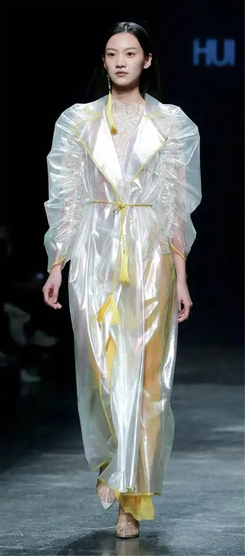王晨光 门神·林进亮 03 轻纱霓裳 夏季流行的面料总是少不了纱质面料