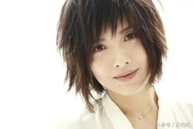 40岁李佳素颜近照曝光!原来靳东每天面对的是这样的女人!