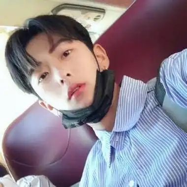 13-14岁男孩帅气照片