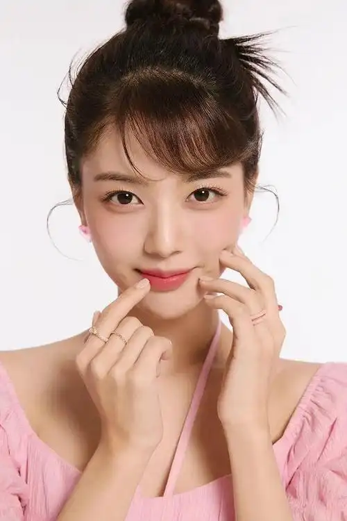 杨紫的"腮红拌饭"妆是什么新流行?|底妆|脸型|妆容|苹果肌_网易订阅