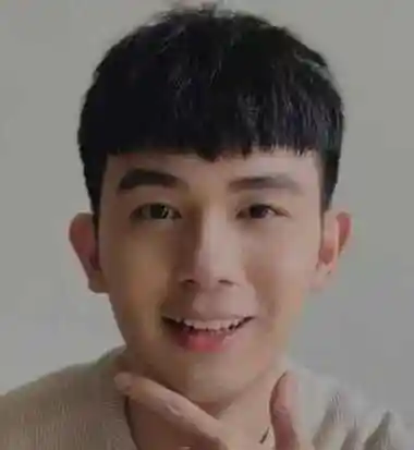 男生自然蓬松碎发,打造清新型男形象