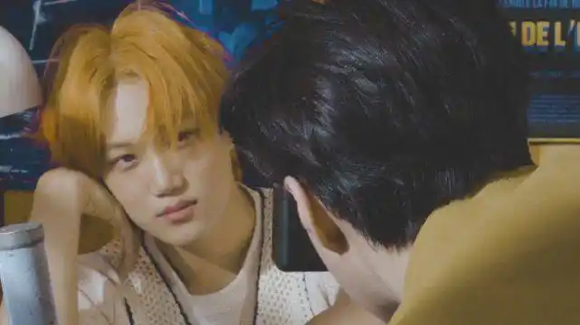 exo忙内互拍吴世勋金丝眼镜禁欲回归主打金钟仁中输超50万