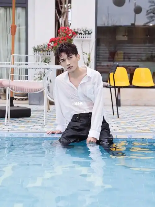 家人们摊牌了,我就是为了看刘学义这腹肌去_腹肌_刘学义_娱乐_明星