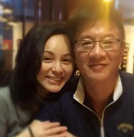 王琳三婚晒老公真容 传神秘老公系"霸道总裁"