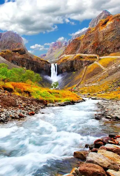 长白山瀑布图片 (朱光摄)