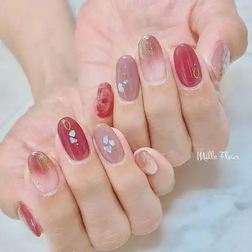 2020年超美25款新年美甲提案!有节日感却不俗气!