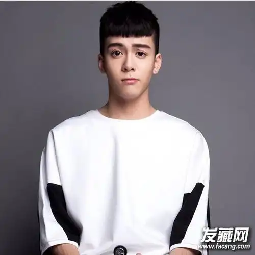 17岁小鲜肉曾舜晞发型超短的齐刘海发型设计