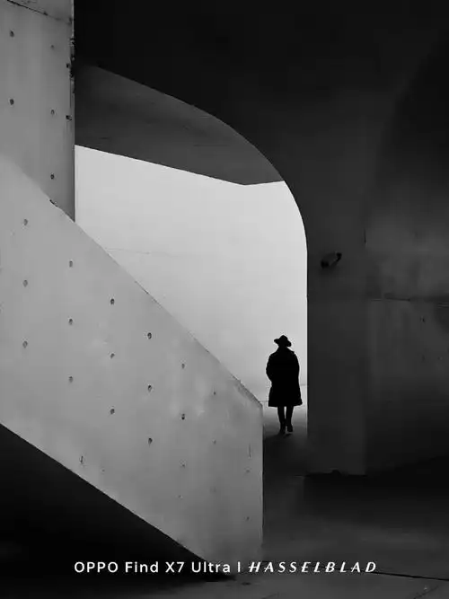 尽管世界是彩色的,但我们相信黑白照片依旧是真实的.