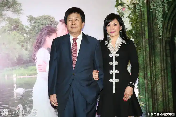 刘嘉玲关之琳受邀出席婚礼