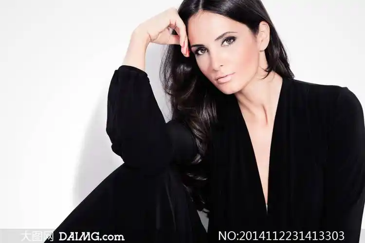 乌黑亮丽秀发美女人物摄影高清图片