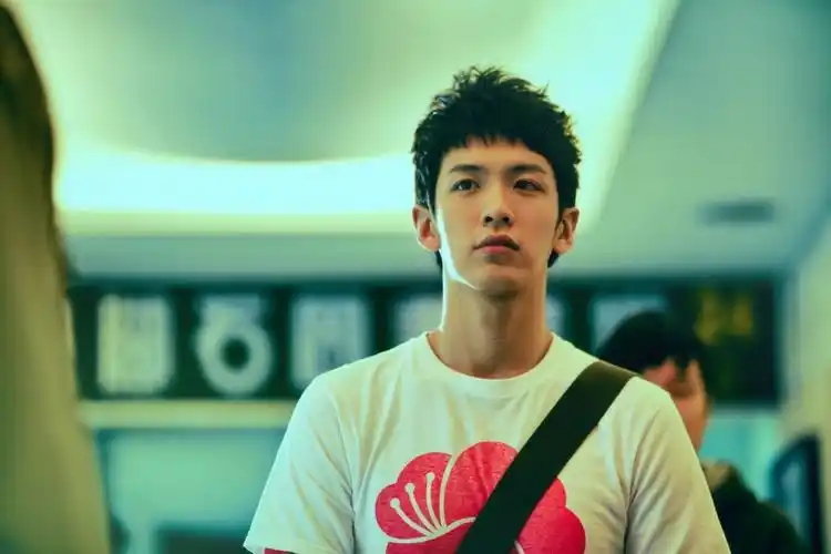 《那些年》「万人迷」柯震东,《10 10》「新世代气质美女」简嫚书