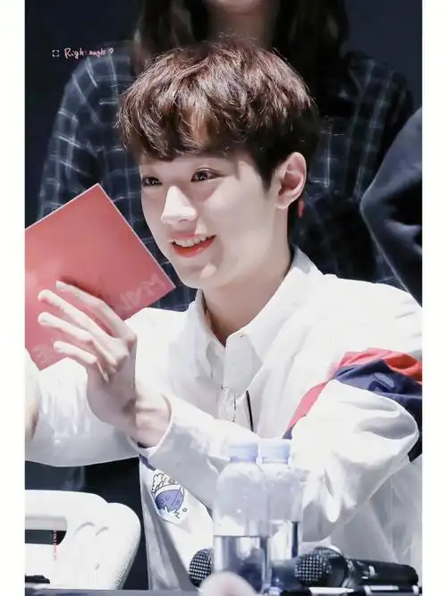 赖冠霖你笑起来真好看0505