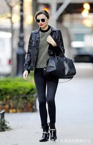 来看看米兰达·可儿的日常穿搭