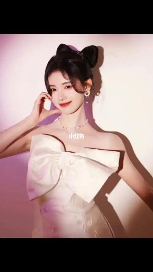 宝藏女孩赵露思和鞠婧祎没你家勿喷