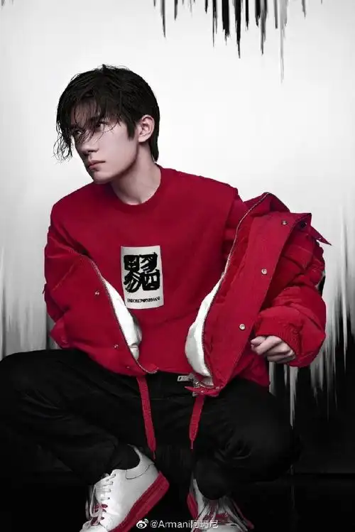 18张都不够放的易烊千玺湿发造型今天这个预告看得我心痒痒@tfboys-易