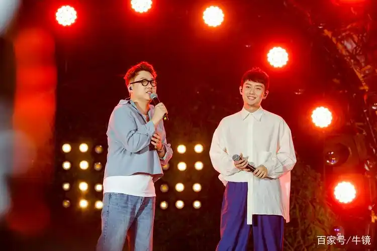 西湖边造物森林今夜超燃!好妹妹乐队抒情搞笑歌曲完美切换!