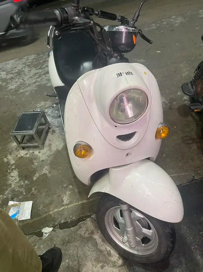 雅迪小龟王,60v24a电池刚换半个月,续航60公里,[旺柴 - 抖音