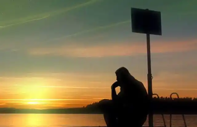 知乎高点赞问题为什么有些人开车到家后喜欢坐在车里发呆