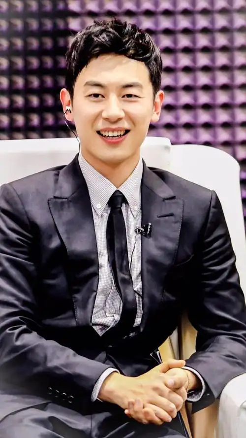 时尚帅气朱亚文