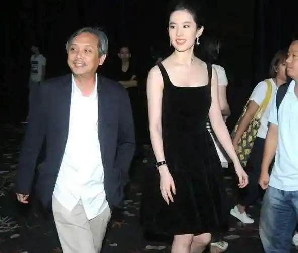 刘亦菲失去干爹庇护后一切变得不再高光