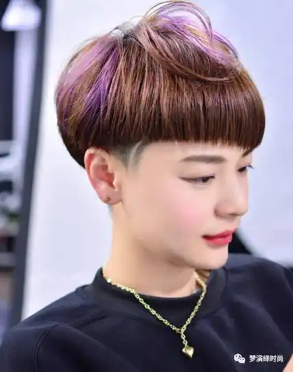 2017流行"剃一边短发"