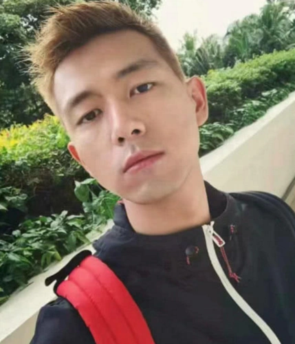 李现为何一直是黑发?看到仅有一张黄发照片,网友:是同一个人?