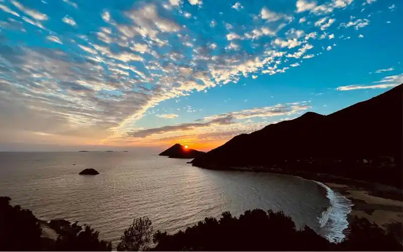 中国最美十大岛屿之一…"福建大嵛山岛",月亮湾日出,鱼鸟村渔民生活